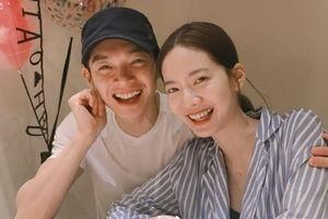 娱乐圈每天一个人吃瓜,揭秘明星背后的秘密生活